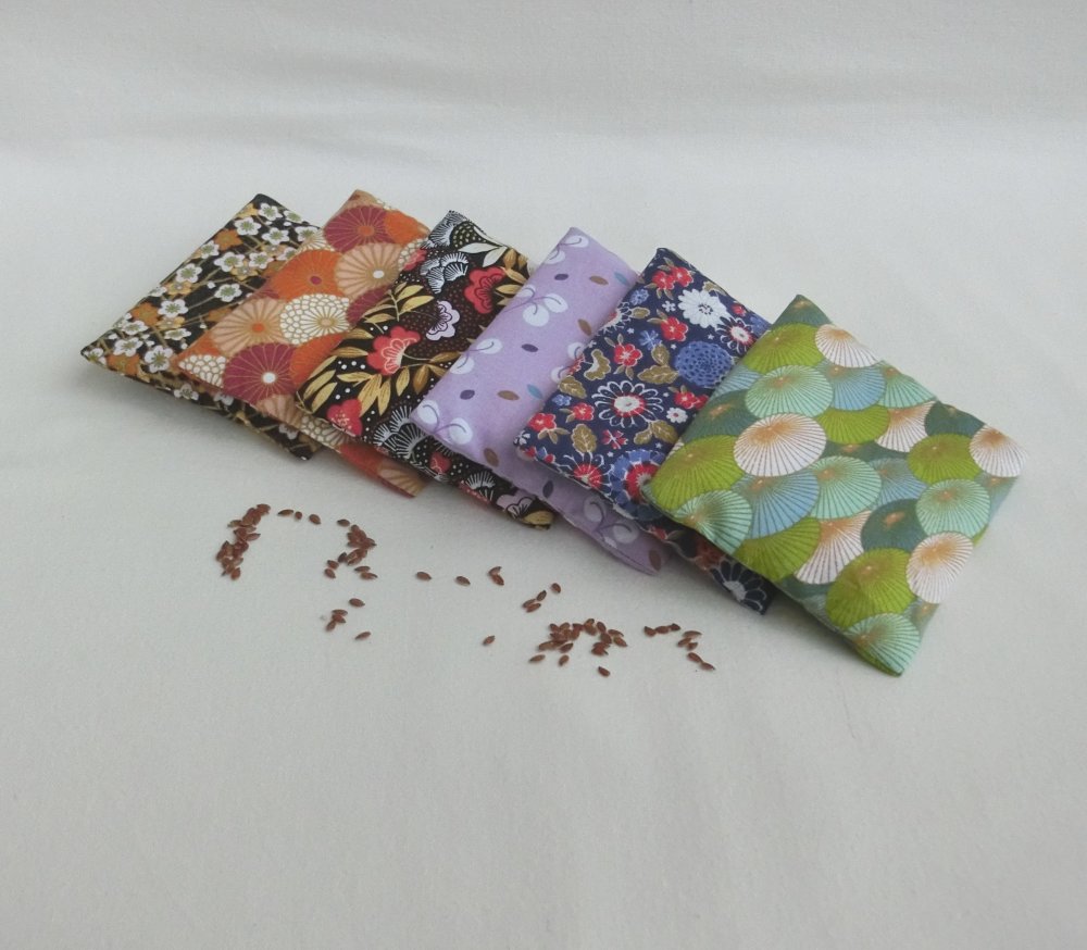 Chaufferette, mini bouillotte sèche déhoussable / 11 x 9 cm / graines de  lin bio et tissu japonais, mini chauffe mains de poche hivernale - Un grand  marché