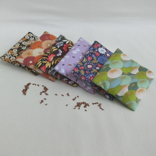 Chaufferette, mini bouillotte sèche déhoussable / 11 x 9 cm / graines de lin bio et tissu japonais, mini chauffe mains de poche hivernale