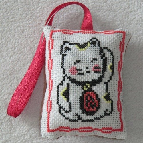 Coussin A Suspendre Chat Japonais Maneki Neko Sachet De Lavande Brode Main Coussin Plaque De Porte Idee Cadeau Original Un Grand Marche