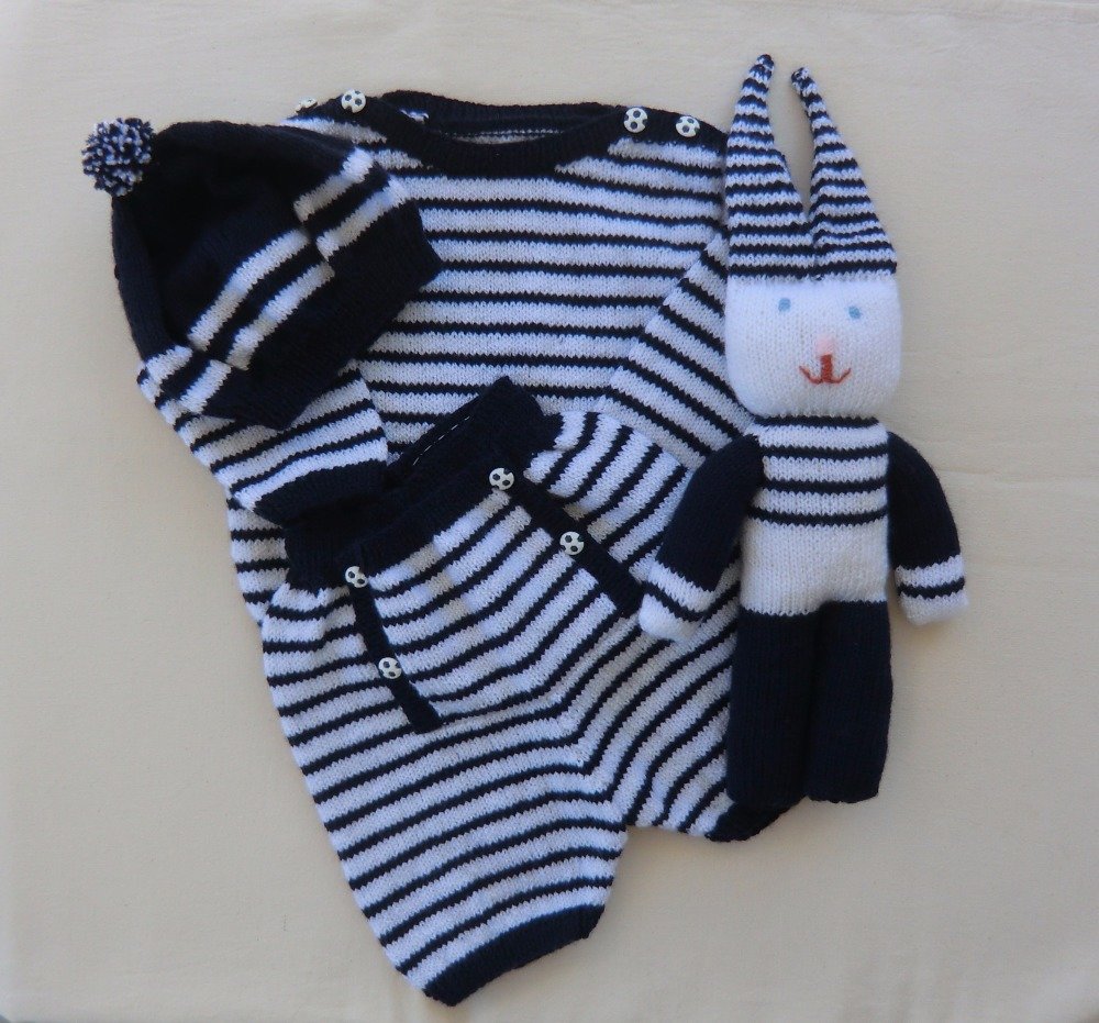 Vendu Ensemble Marin Pour Enfant Bebe Taille 12 18 Mois Tricote Main Un Grand Marche