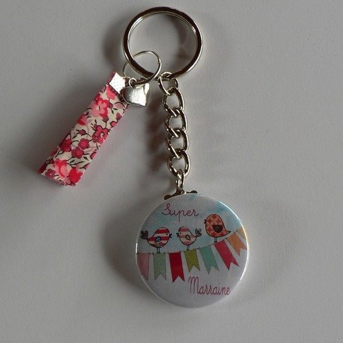 Badge porte clés 38mm  super marraine liberty cadeau marraine. 