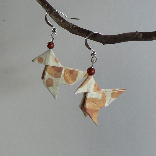 Boucles d'oreilles origami cocottes nude.
