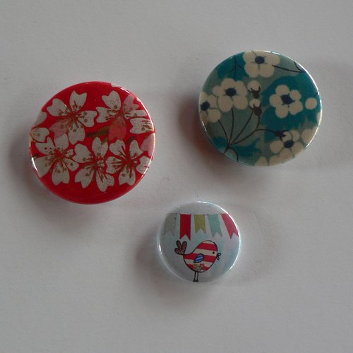 Badges 38 et 25mm lot de 3 badges papier japonais liberty