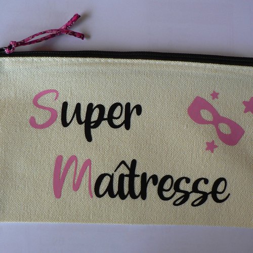 Cadeau maîtresse trousse super maîtresse.