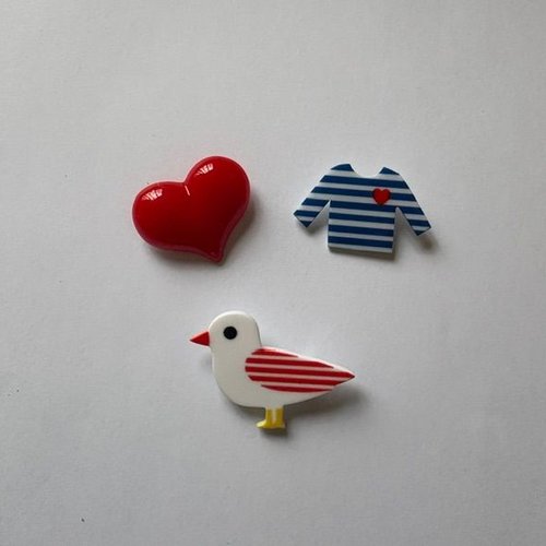 Broches mouette marinière et coeur.