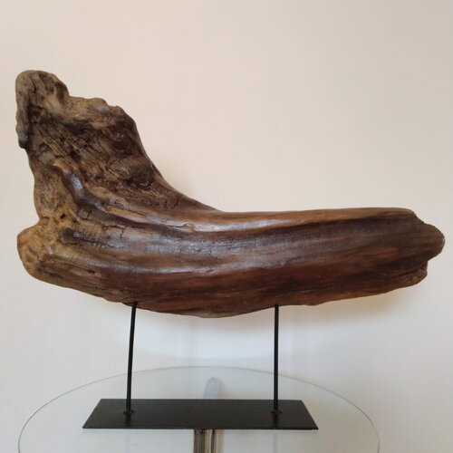 Sculpture en bois flotté sur socle métallique noir - modèle unique