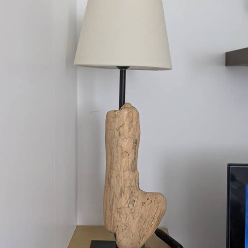 Lampe en bois flotté