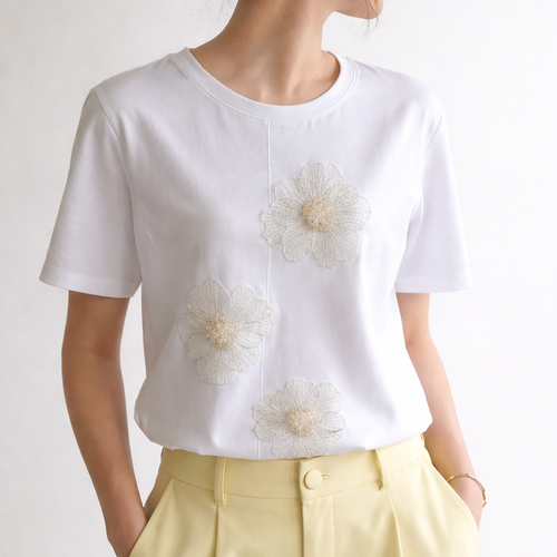 Tee-shirt femme en coton bio blanc – fleurs brodées et perles – taille 40/42 – pièce unique