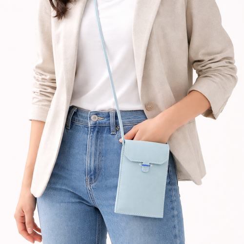 Pochette téléphone bleu ciel en simili cuir – bandoulière réglable