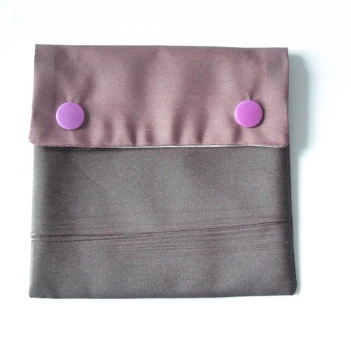 Pochette en tissu recyclé pour mouchoirs, protections et lingettes – doublure coton enduit – pièce unique