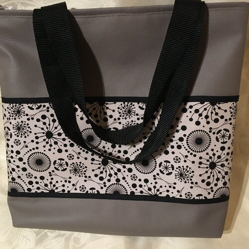 Sac cabas simili cuir marron à fleurs noires