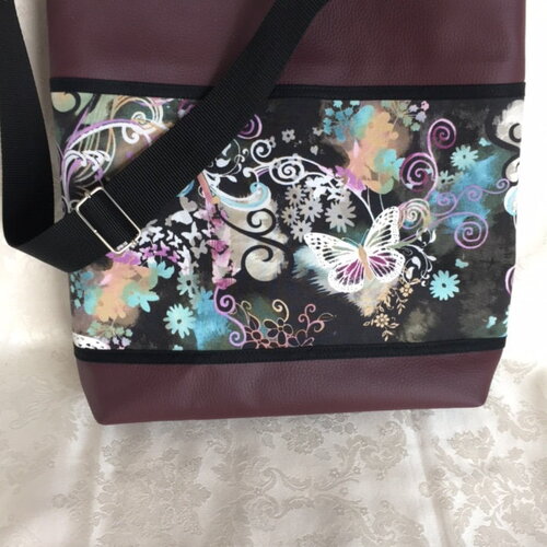 Sac fantaisie simili cuir pourpre thème papillons