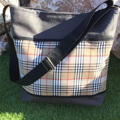 Sac bandoulière simili cuir fantaisie marron tissu écossais