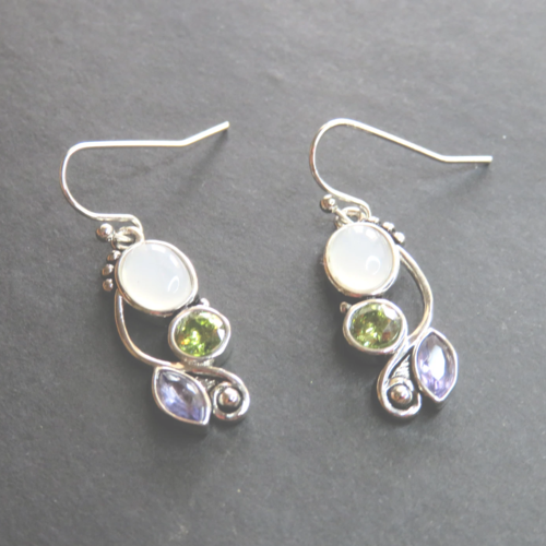Boucles d'oreilles acier inoxydable argenté cabochons vert blanc violet