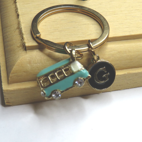 Porte clés doré bus turquoise personnalisé initiale