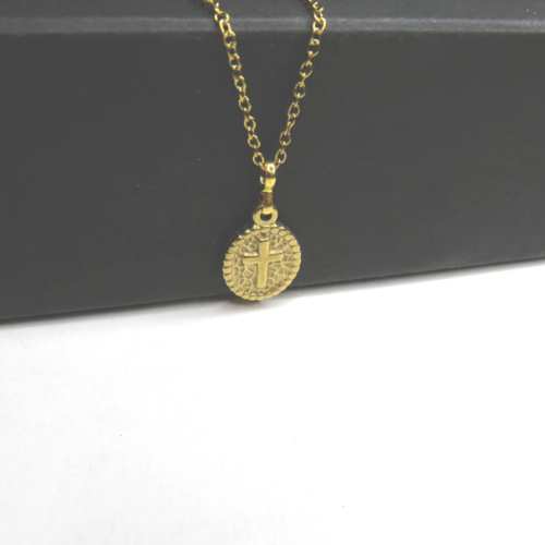 Collier pendentif croix en acier inoxydable