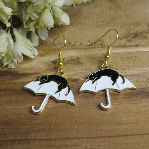 Boucles d'oreilles acier inoxydable chat noir couché sur parapluie