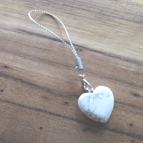 Bijou de téléphone argenté cœur en howlite blanc marbré kawaii