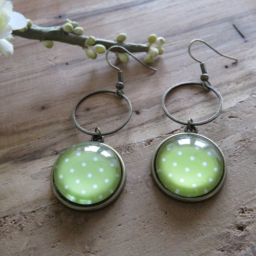 Boucles d'oreilles longues vert à pois blanc