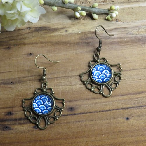 Boucles d'oreilles motif japonais cabochon en verre