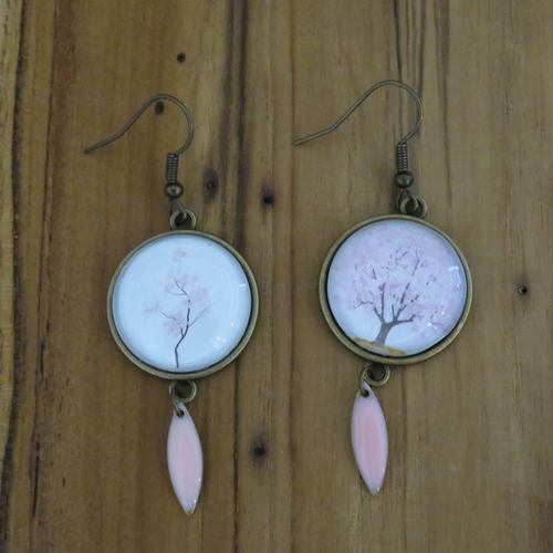 Boucles d’oreilles asymétriques arbre de vie