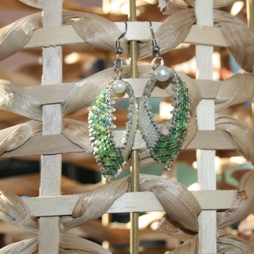 Boucles d'oreilles 3d forme feuille