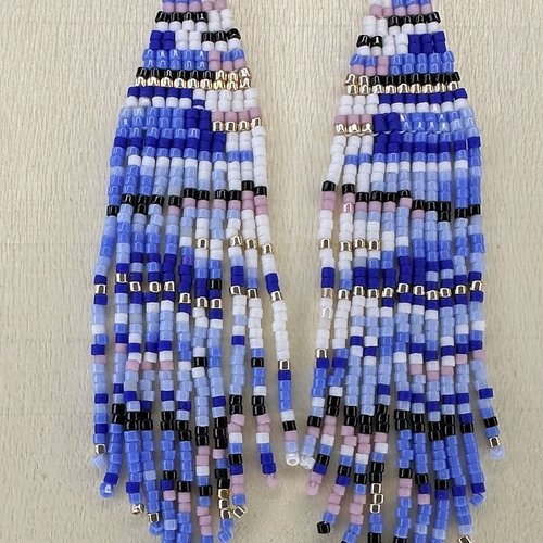 Boucles à franges modèle yoko variation bleue