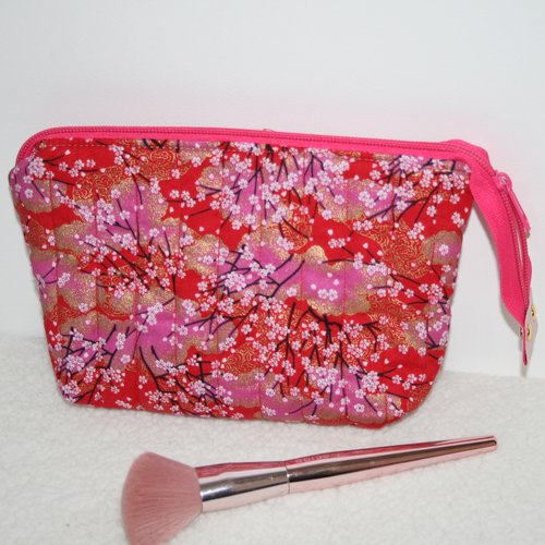 Trousse multi-usage modèle kaban tissu imprimé cerisier rouge et rose