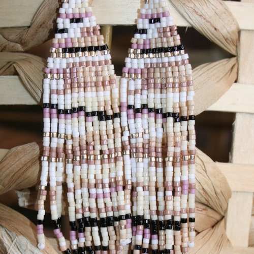 Boucles d'oreilles à franges modèle yoko variation beige