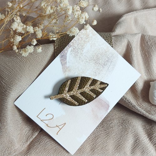Broche feuille bronze