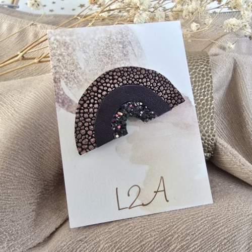 Broche arc-en-ciel pourpre