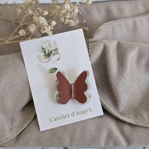 Papillon blanc et brique