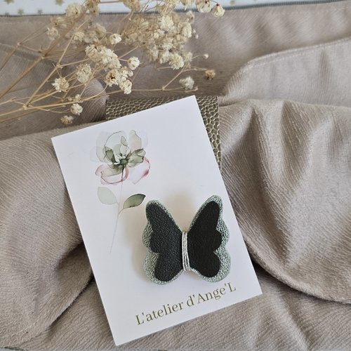 Papillon vert et kaki