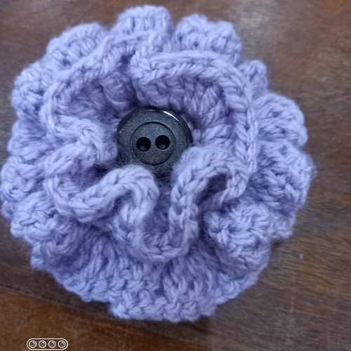 Fleur au crochet en laine