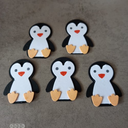 Lot de 5 figurines pingouins