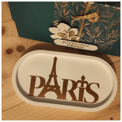 Plateau  ovale -  vide poche - décoré du mot "paris" avec sa pochette cadeau