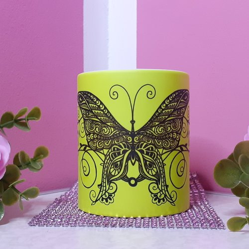 Mug fluo papillon & ses arabesques