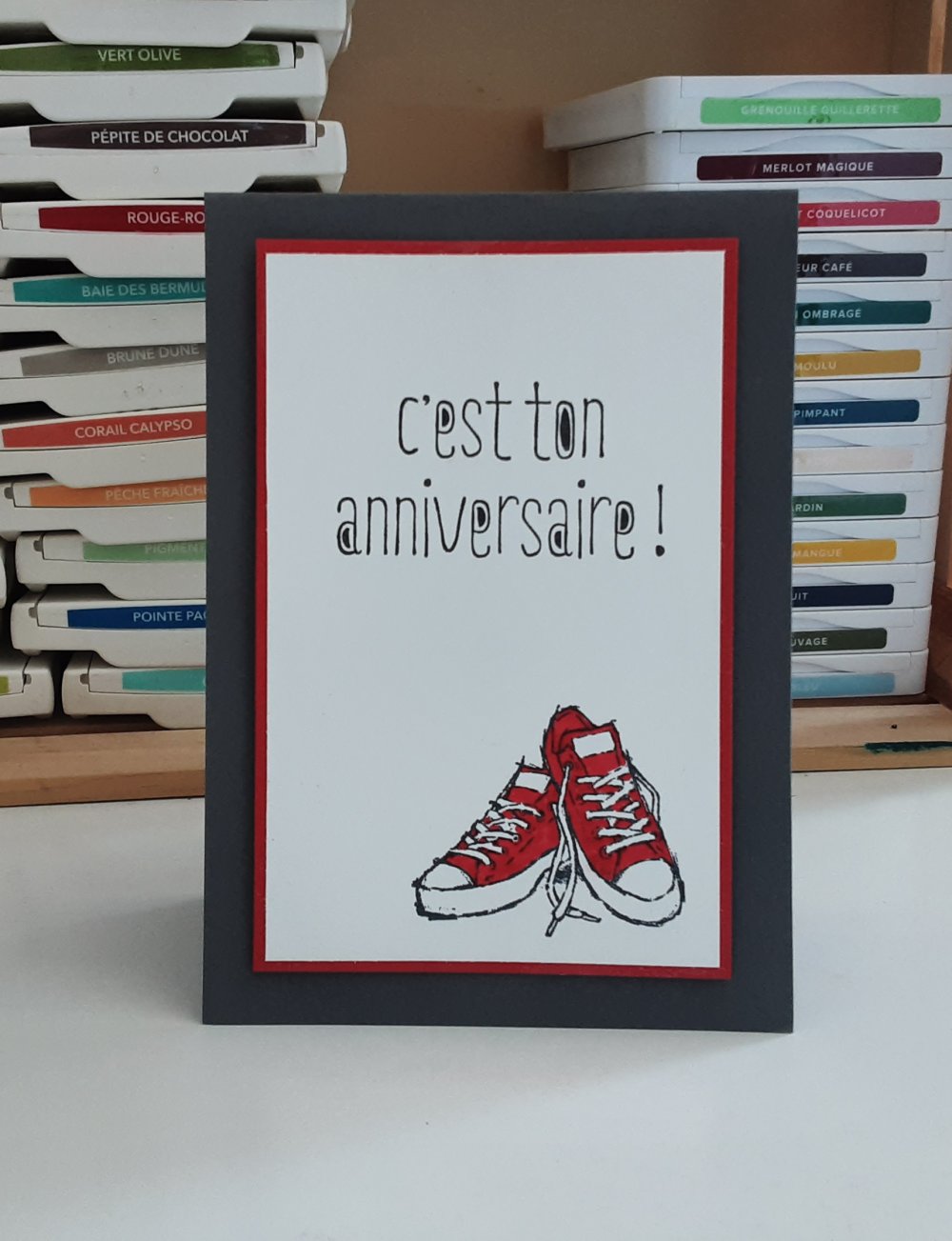 Carte Anniversaire Baskets Rouges Un Grand Marche