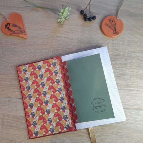 Élégant carnet rouge et doré