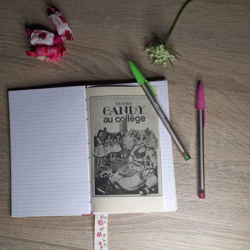 Carnet relié main