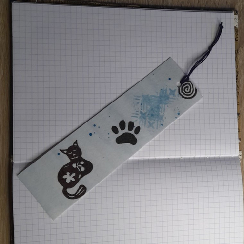 Marque-pages chat  sur fond bleu