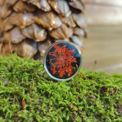 Bague fleur de carotte en résine uv