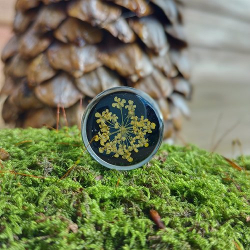 Bague fleur de carotte en résine uv