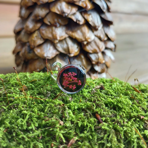 Bague fleur de carotte en résine uv
