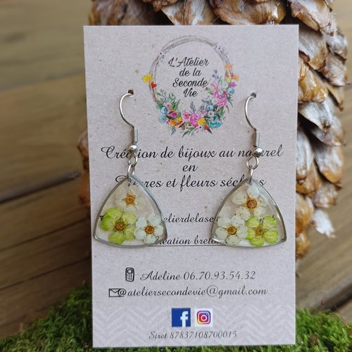 Boucles d'oreilles triangle acier en résine uv et fleurs séchées