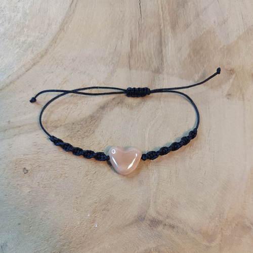 Bracelet cordon / macramé et coeur de céramique