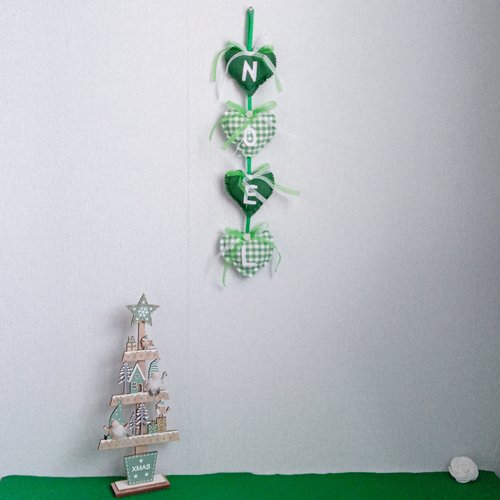 Guirlande de noël verte en tissu vichy – cœurs décoratifs artisanaux pour une fête authentique