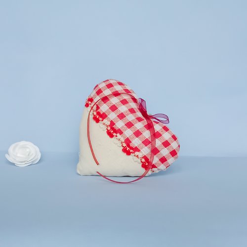 Cœur décoratif à suspendre tissu coton rouge écru | coussin forme cœur maison campagne cosy | décoration murale romantique