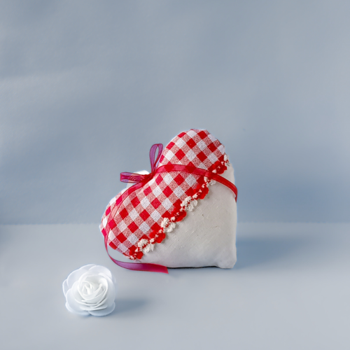 Cœur décoratif vichy rouge et beige