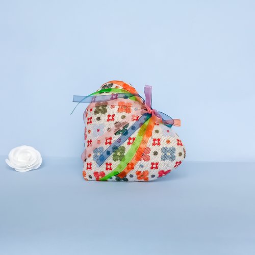 Coussin de porte cœur en jacquard gobelin ali – déco élégante, rubans organza multicolores – fait main, lavable à 30°
